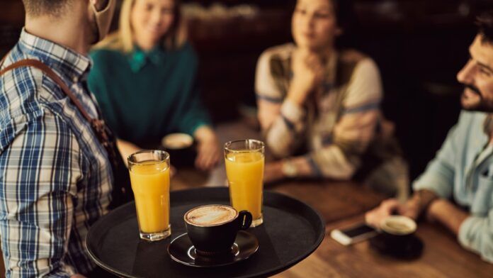 Cómo funciona un sistema avisador de camareros para hostelería